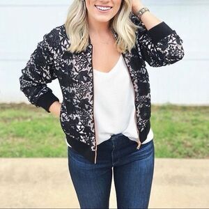 STELLA & DOT Women’s Black Danielle Lace Bomber Jacket With Blush Satin Lining S